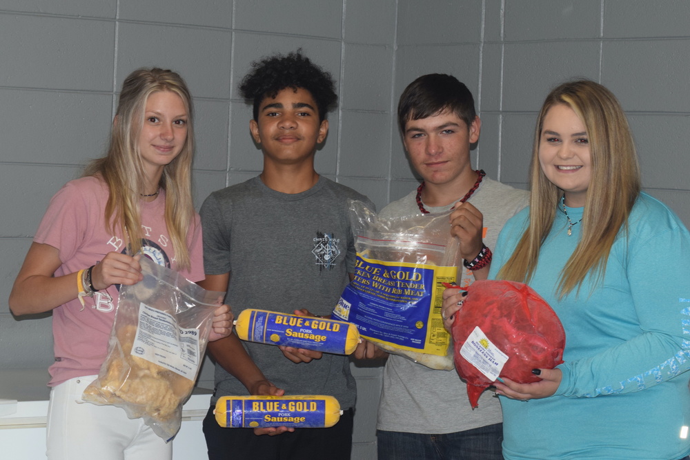FFA members with Blue and Gold/T&D Meats